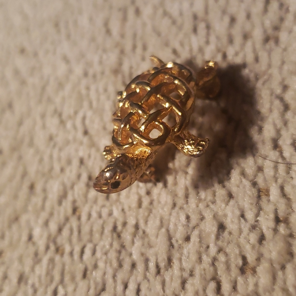 Vintage Gold Tone Turtle Pin